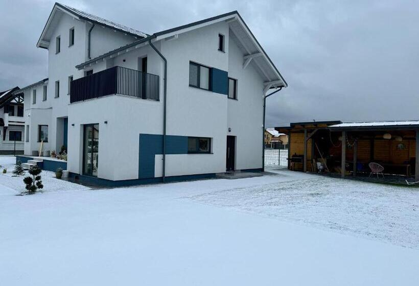 펜션 Epic Vila Brașov, Cristian