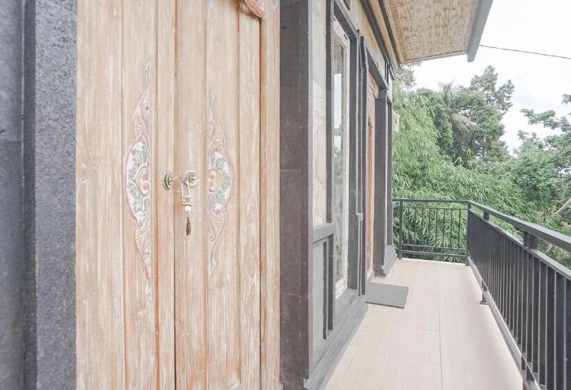 פנסיון Giri Krisna Guest House