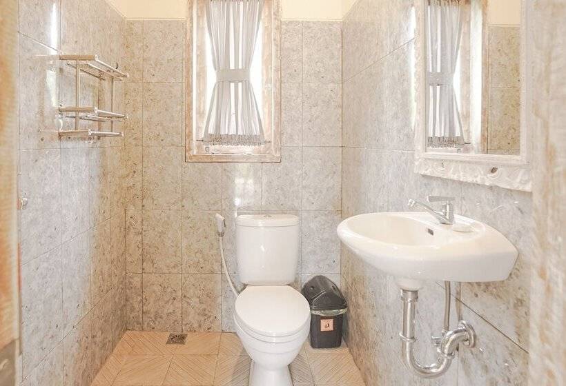 פנסיון Giri Krisna Guest House