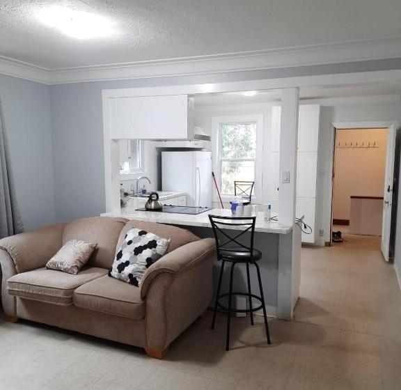 بنسيون House  1