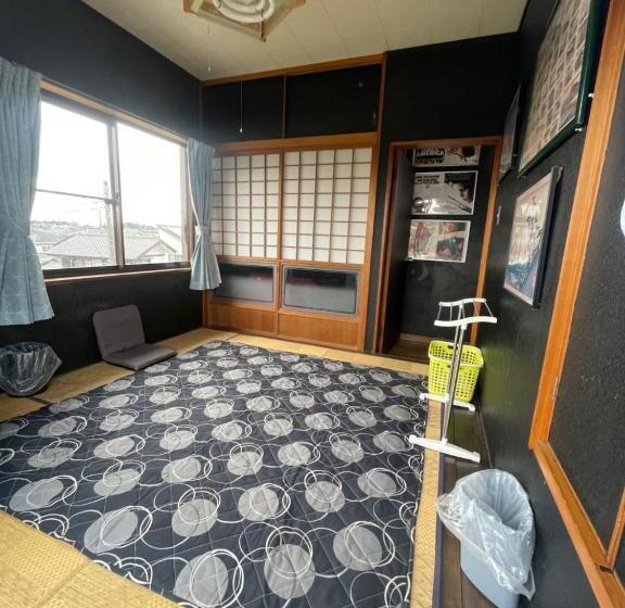 פנסיון Jiji Baba House