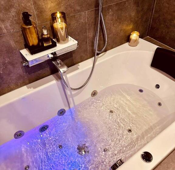 פנסיון L Entre 2   Suite Wellness