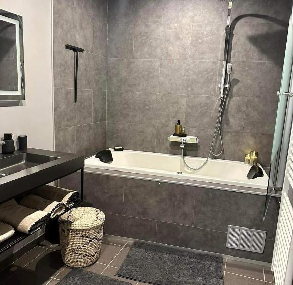 پانسیون L Entre 2   Suite Wellness