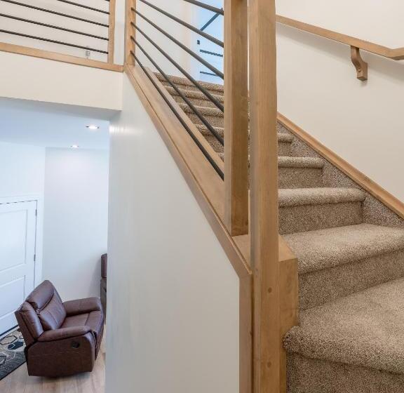 פנסיון Room 2 Of Lovely Home, Montgomery Downtown Calgary