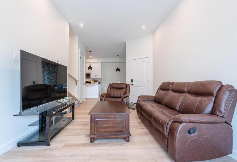 פנסיון Room 2 Of Lovely Home, Montgomery Downtown Calgary