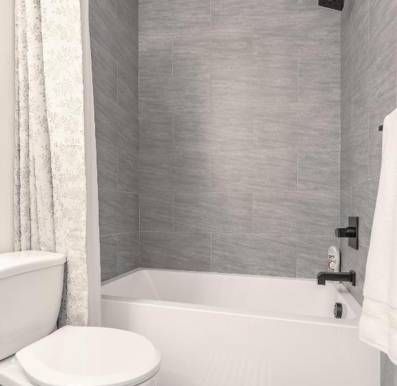 פנסיון Room 2 Of Lovely Home, Montgomery Downtown Calgary