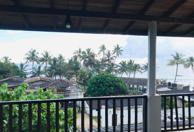 بنسيون Mira House