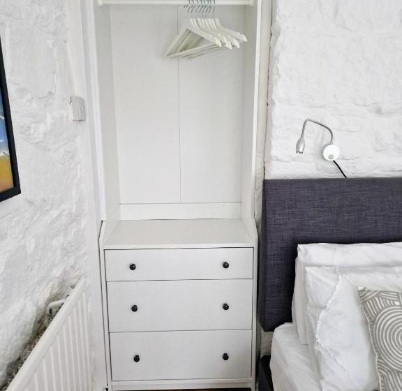 ペンション Primrose Cottage