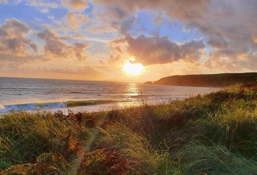 ペンション Primrose Cottage