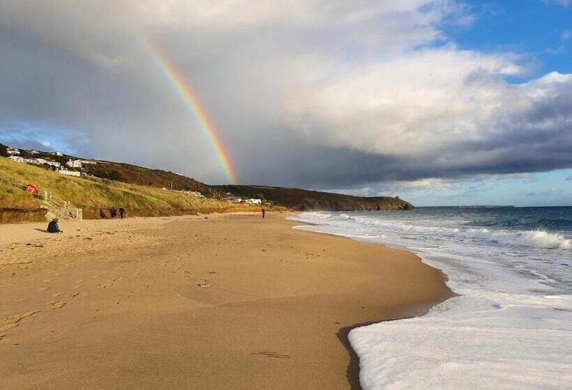 ペンション Primrose Cottage