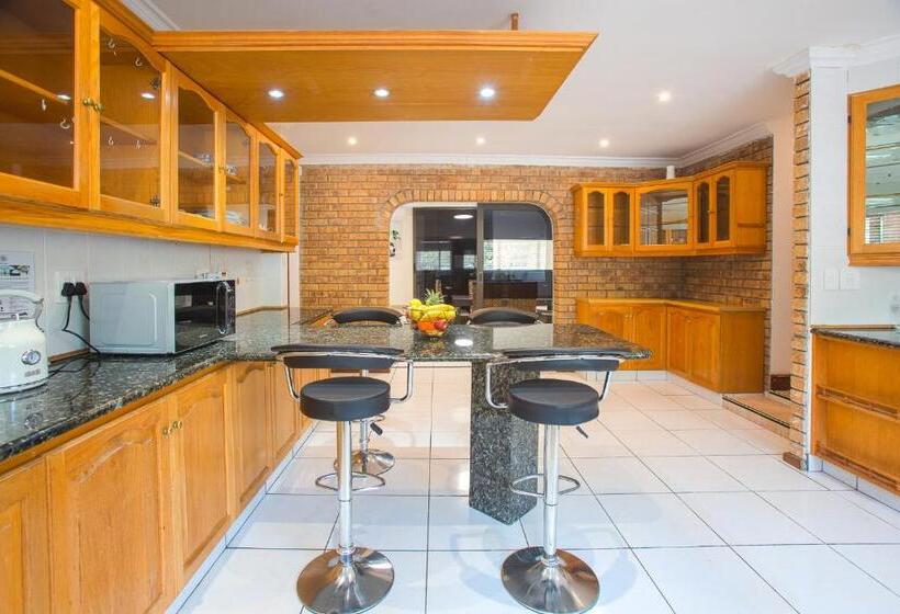 بنسيون Suikerbos Guesthouse