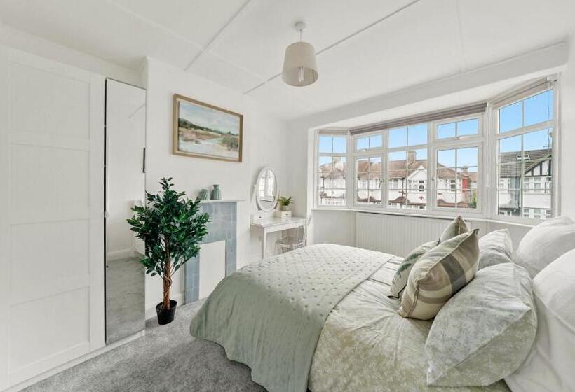 펜션 Wembley Hububb Stay