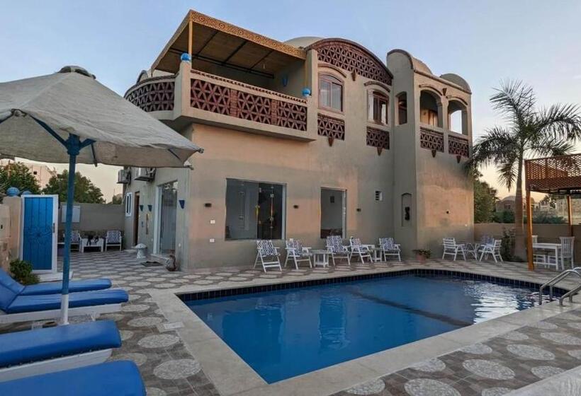 ペンション Yasmine Guest House