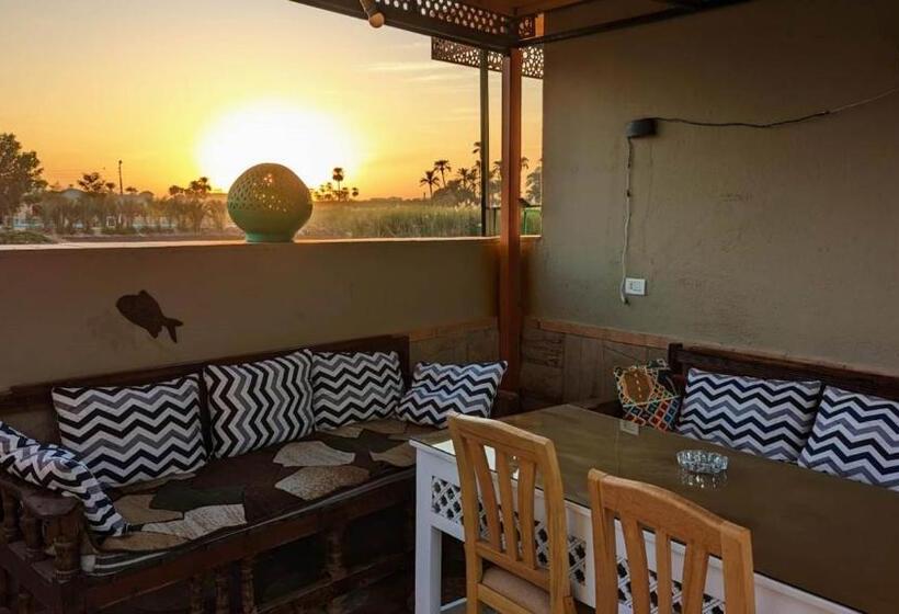 ペンション Yasmine Guest House