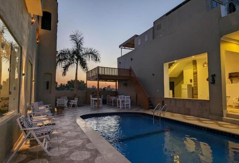 ペンション Yasmine Guest House