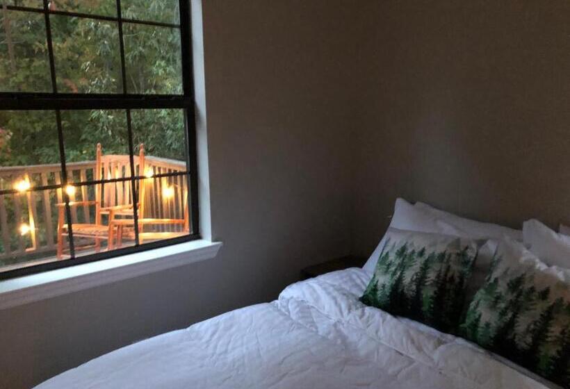 منتجع Enchanted Woods