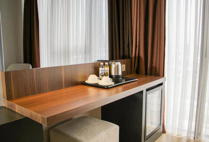 S Class Hotel Convention Center