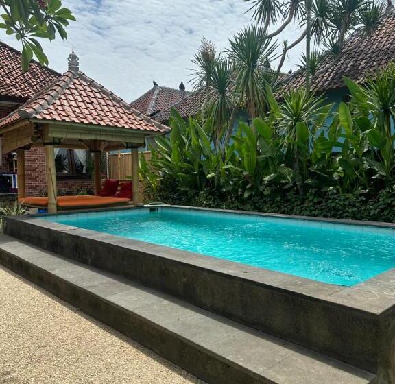 Tiga Naga Villa