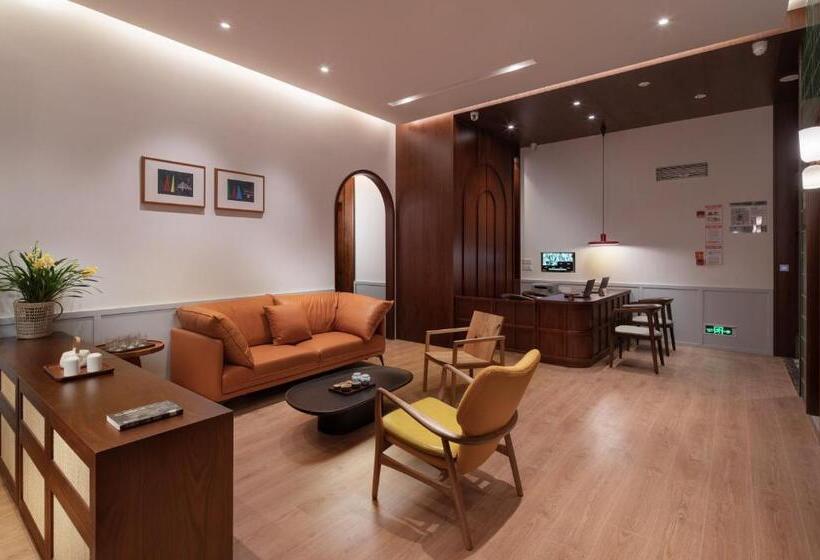 Wuyu Hotel, Smart Park & Happy Valley Jinshansi Metro