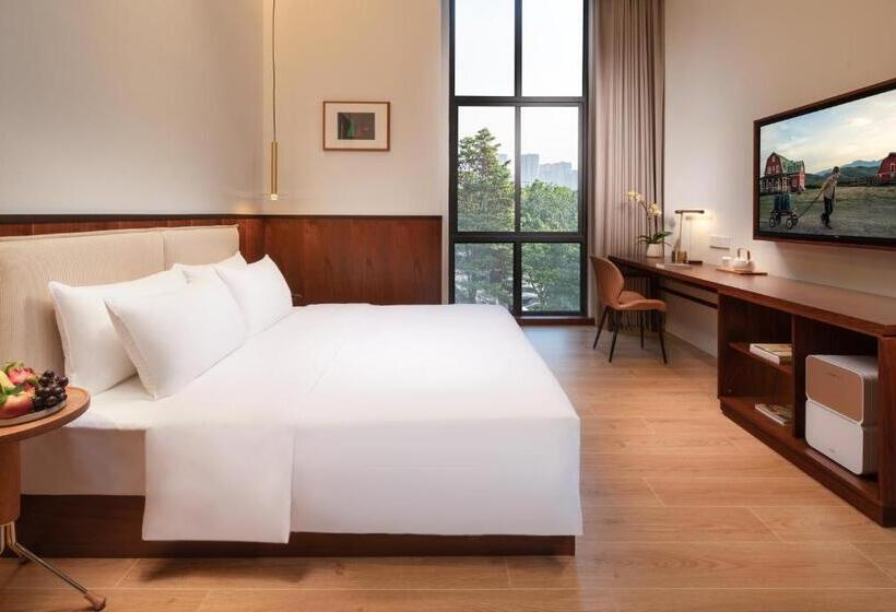 Wuyu Hotel, Smart Park & Happy Valley Jinshansi Metro