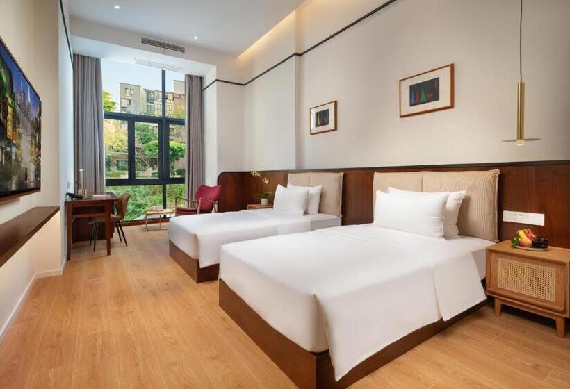 Wuyu Hotel, Smart Park & Happy Valley Jinshansi Metro