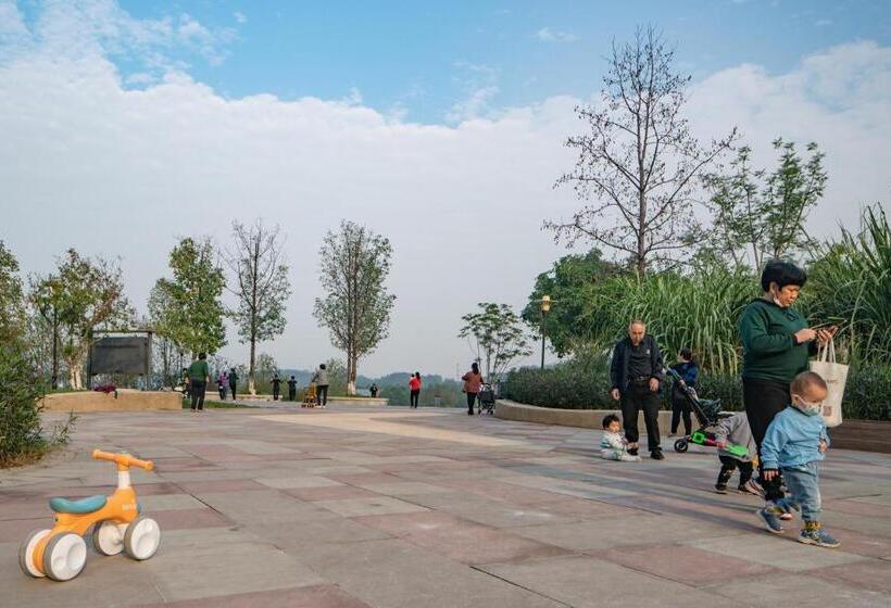 Wuyu Hotel, Smart Park & Happy Valley Jinshansi Metro