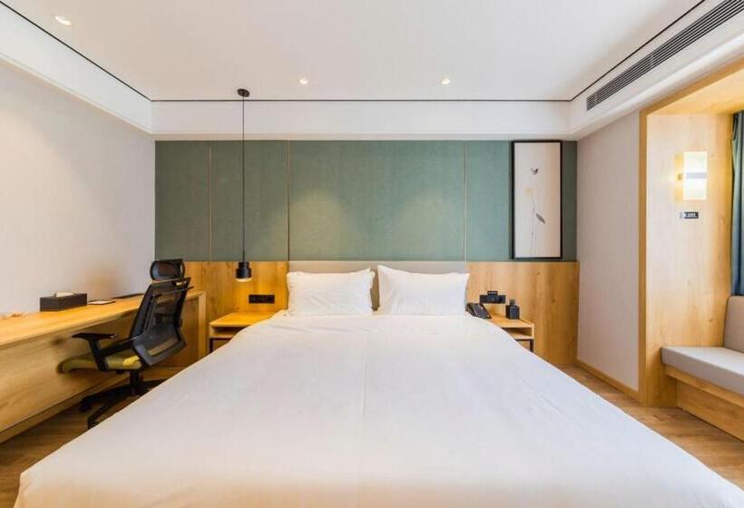 Zhanghe Hotel   Hailiang Plaza, Hohhot Railway Station