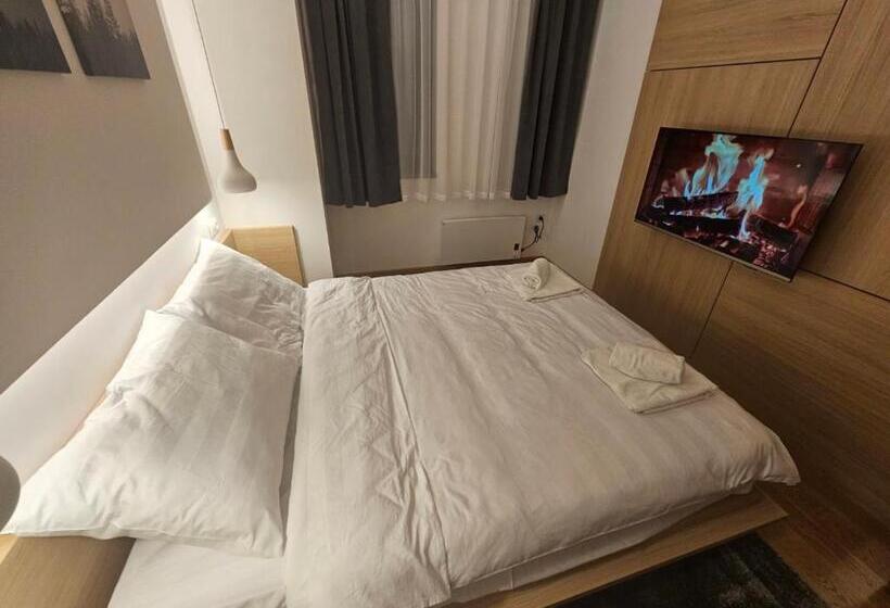 Zlatni Javor, Apartment 408