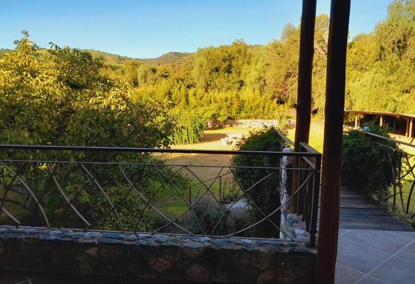 فندق صغير Anicca Posada