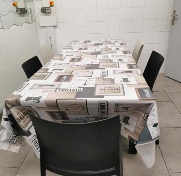 Hostel Auberge Le Palace