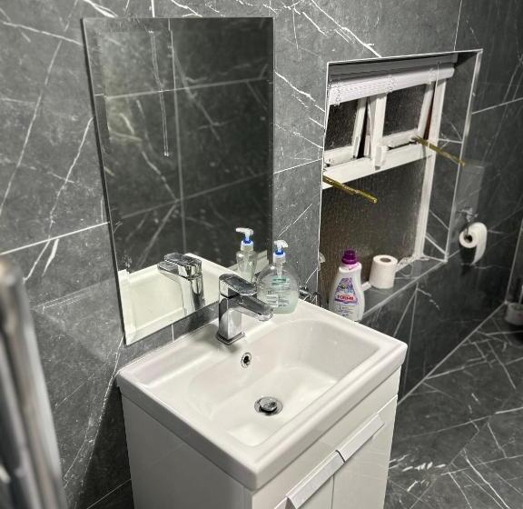 הוסטל Shared Room