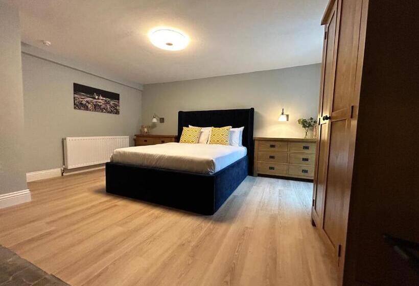 Apartments At The Black