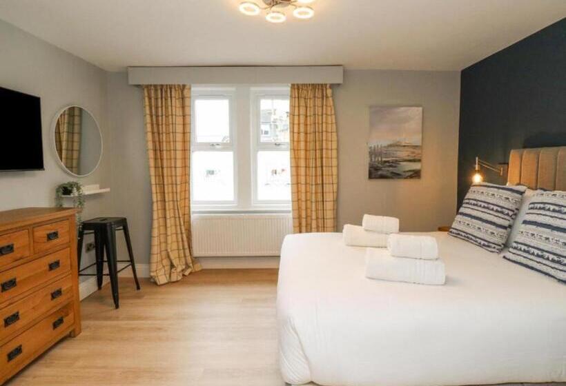 Apartments At The Black