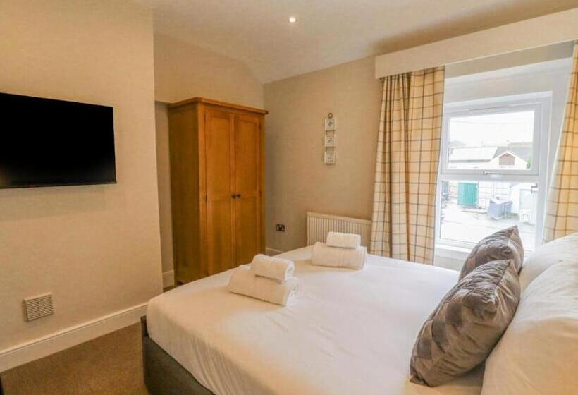 Apartments At The Black