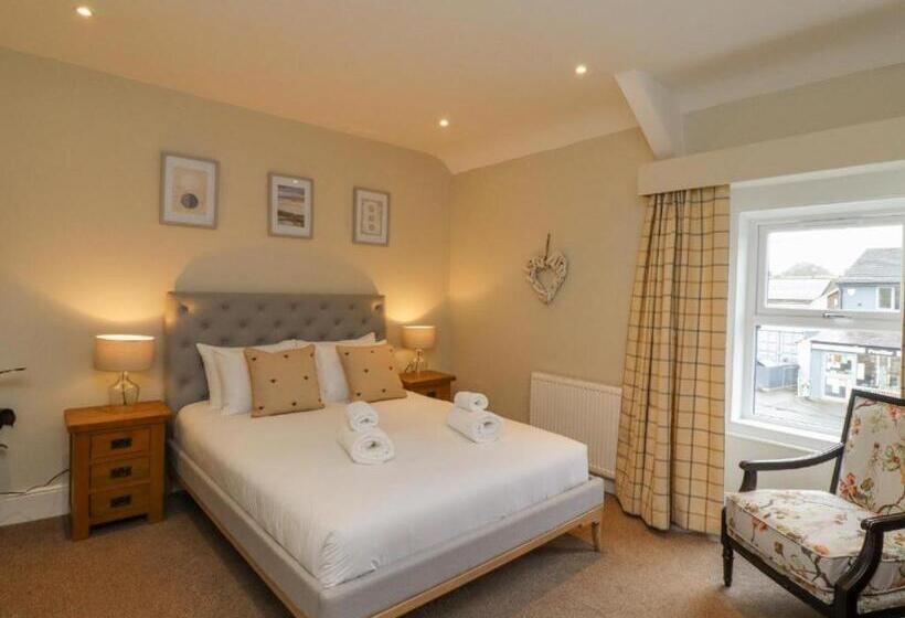 Apartments At The Black