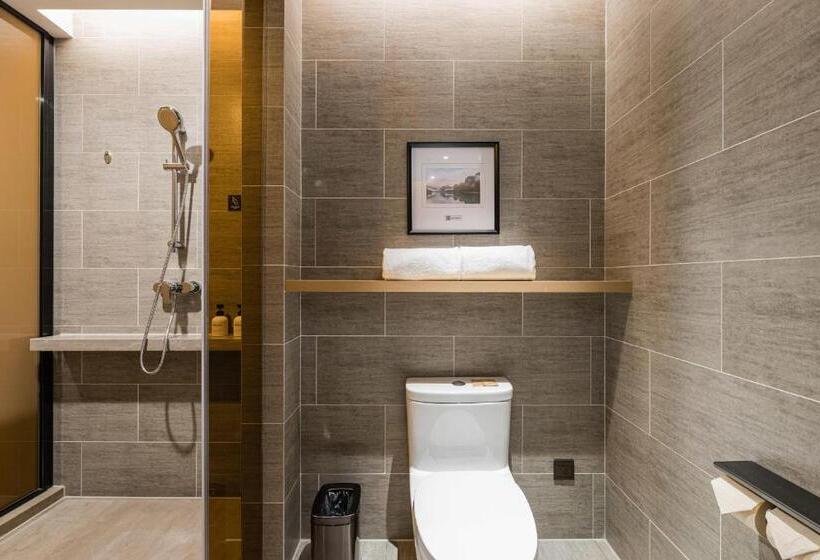 Atour Hotel Handan New Century