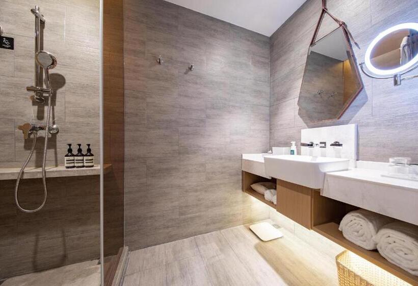 Atour Hotel Yichun Administrative Center