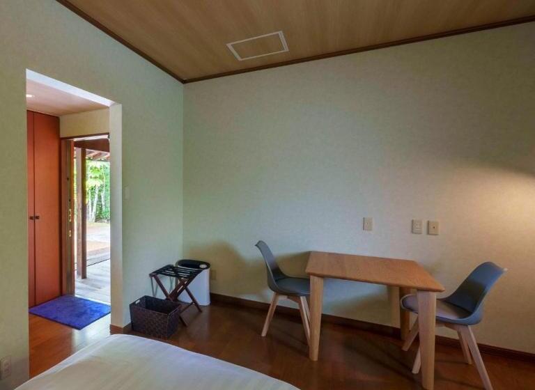 Bed and Breakfast ゲストハウス小布施