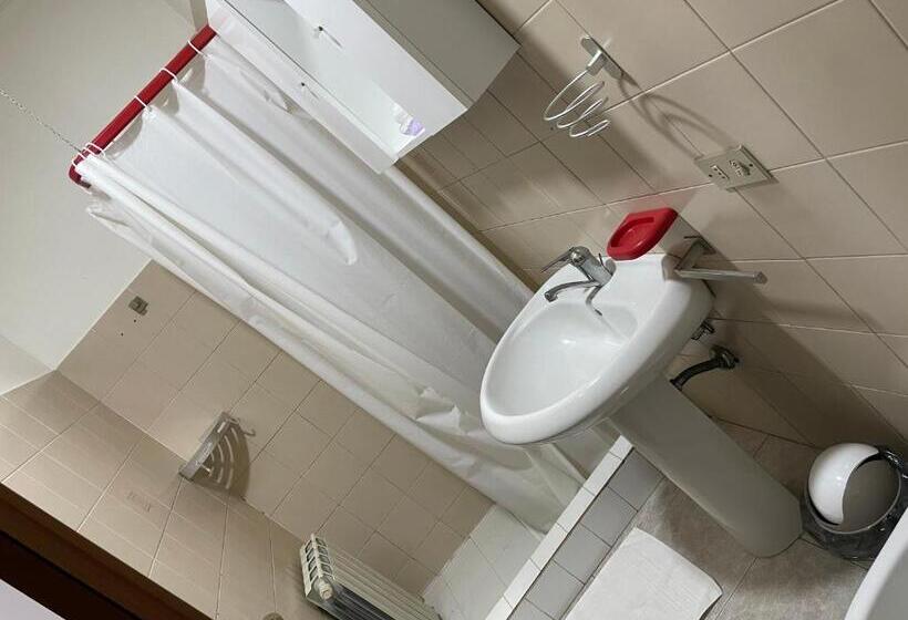 مبيت وإفطار Aquila Nera