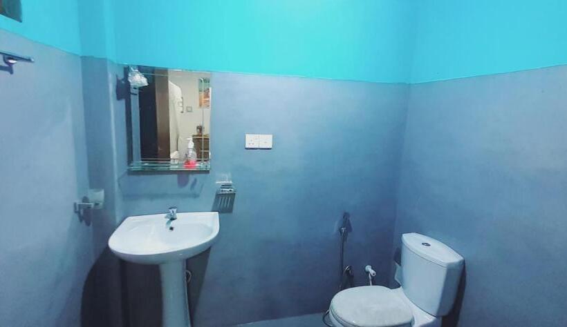 Bed and Breakfast Bamboo Home Stay Hiriketiya