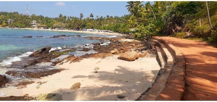 Bed and Breakfast Bamboo Home Stay Hiriketiya