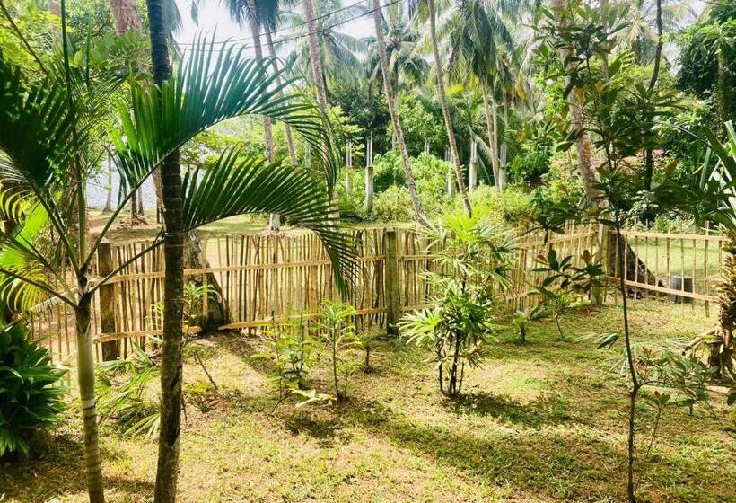 Bed and Breakfast Bamboo Home Stay Hiriketiya