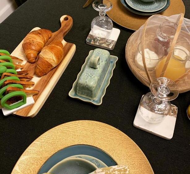 민박 Petit Boudoir The Riverside Retreat