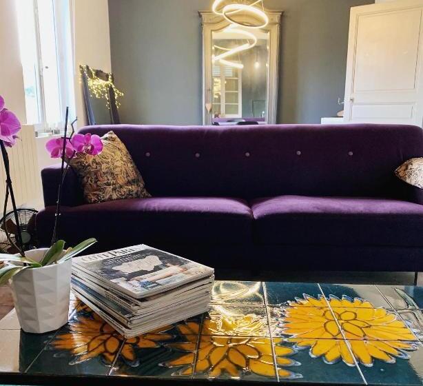 민박 Petit Boudoir The Riverside Retreat