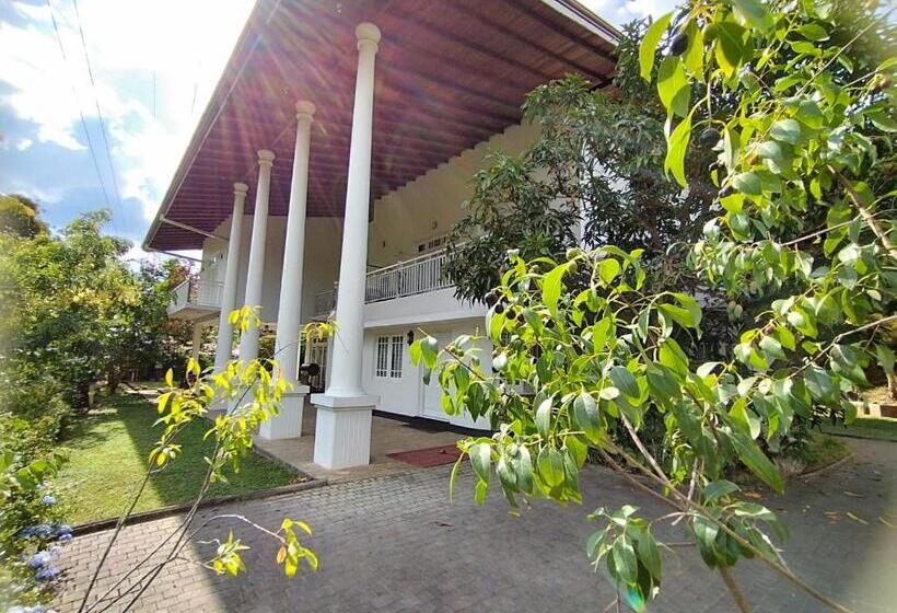 住宿加早餐  Boztreve Home