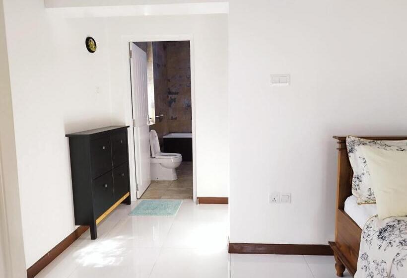 住宿加早餐  Boztreve Home