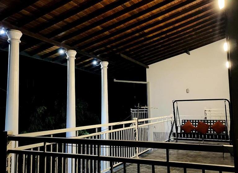 مبيت وإفطار Boztreve Home