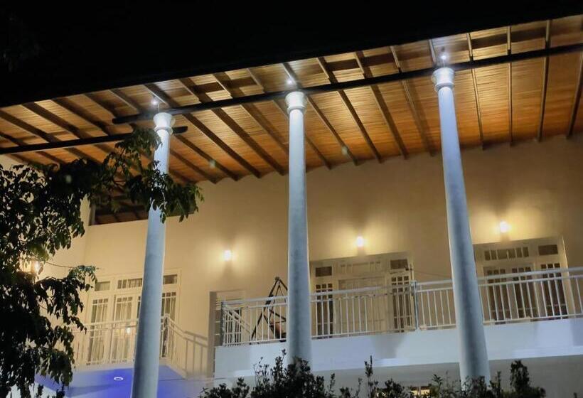 住宿加早餐  Boztreve Home