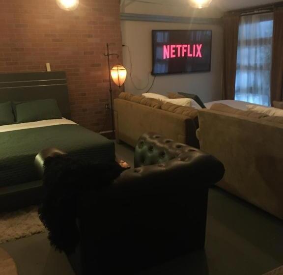 צימר Brick City Villa