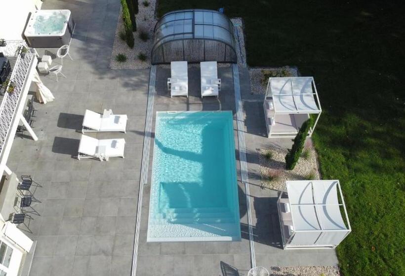 Bed and Breakfast Château Du Beugnon